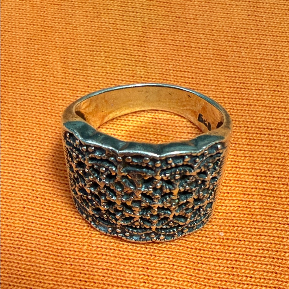 Elegant Silver Textured Ring